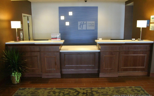 Holiday Inn Express & Suites Willmar by IHG