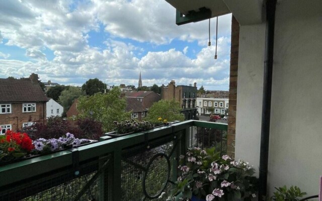 Contemporary 1BD Flat W/balcony - Stoke Newington!