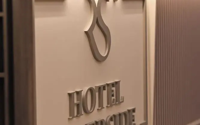 Hotel Riverside
