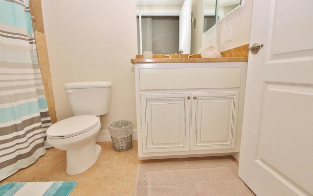 Oceanwalk 17-605 Apartment 3