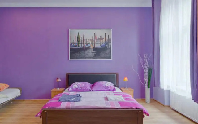 Queen Apartments