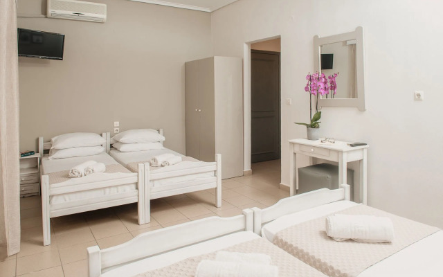 Aqua Beachfront Elegant Hotel