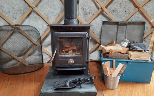 Ceridwen Glamping, Double decker Bus and Yurts