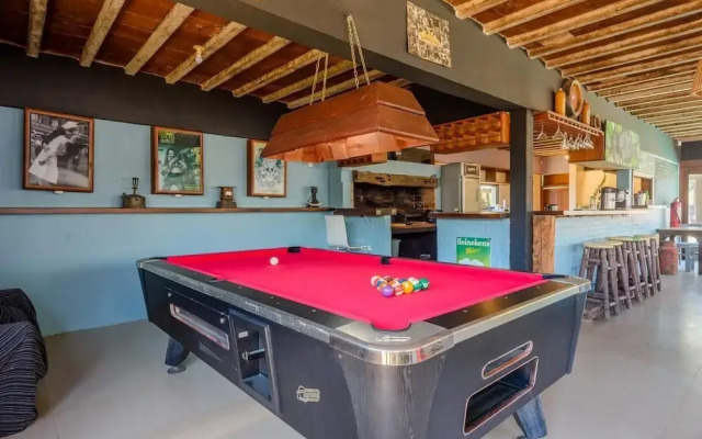 La Quinta Hostel & Suites