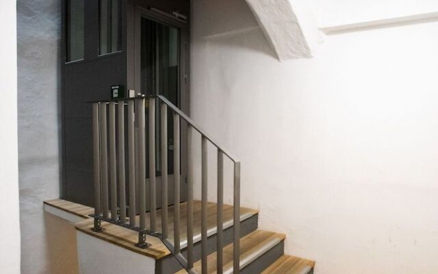 Golden Roof Apartments by Penz