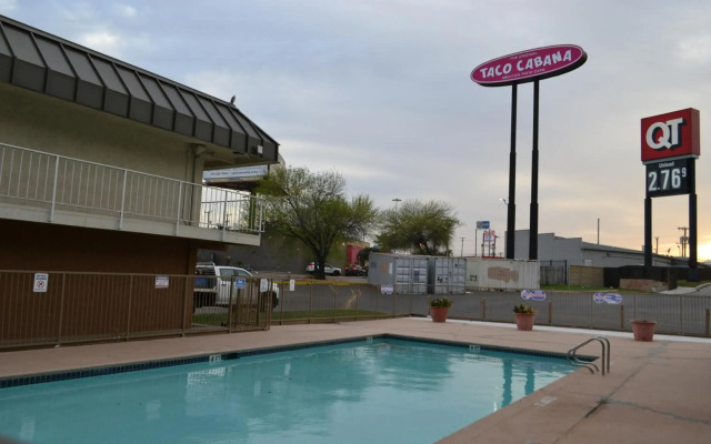 Travelodge by Wyndham San Antonio Lackland AFB North
