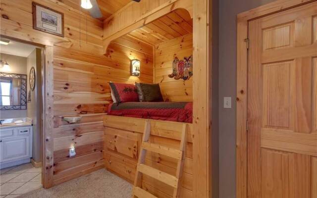 Lookout Lodge - Five Bedroom Cabin