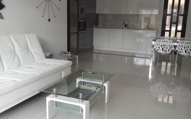 Playa Elisa Bay app 411