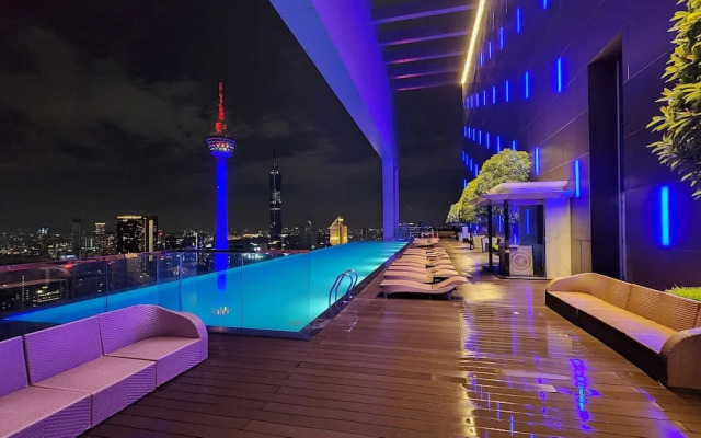 KL Platinum Suites by SNC