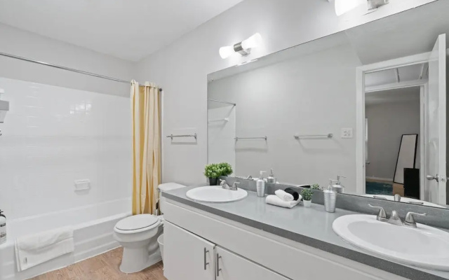 Stylish 1BR Near UT Highland Evonify