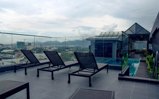 M Roof Hotel & Residences