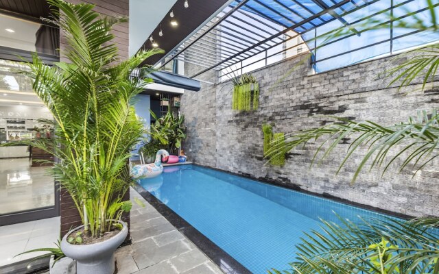 Rosemary Villa near Han River