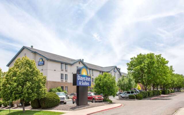 Days Inn & Suites by Wyndham Denver International Airport