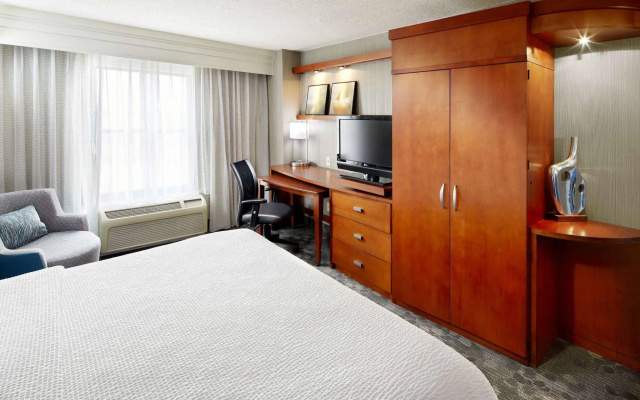 Courtyard by Marriott Hamilton