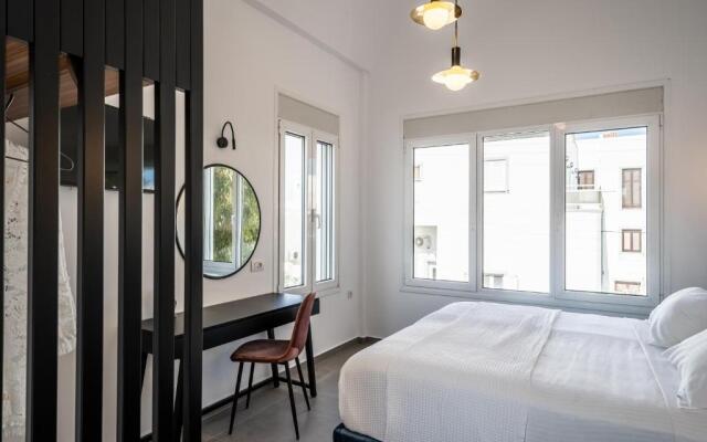 Thira Gold Suites