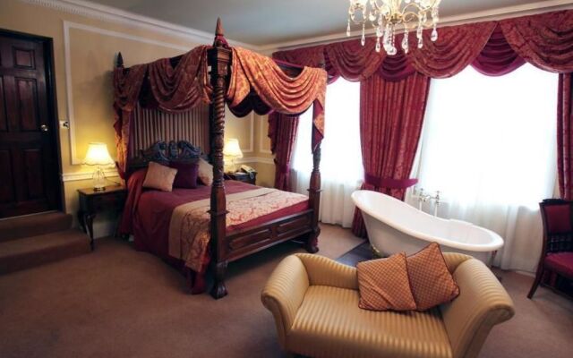 Old Palace Lodge Hotel
