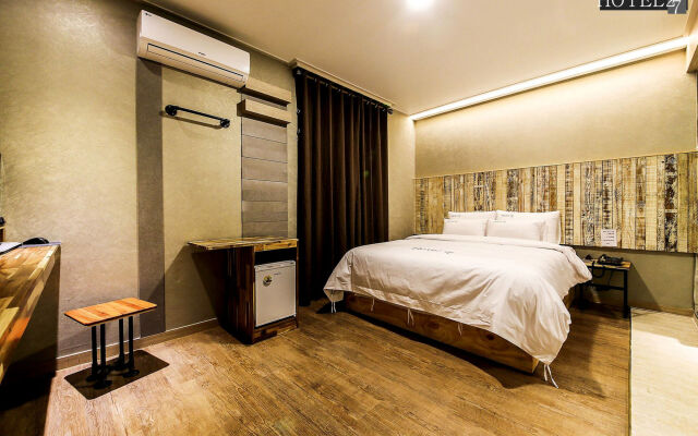 Hotel27