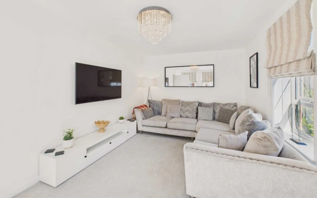 Host Stay Orient House