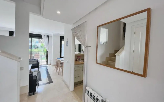 Casa Mila Roda Sleeps 4 With Pool