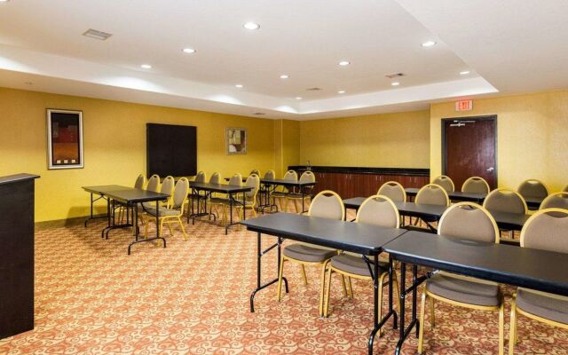 Spark by Hilton Pearland
