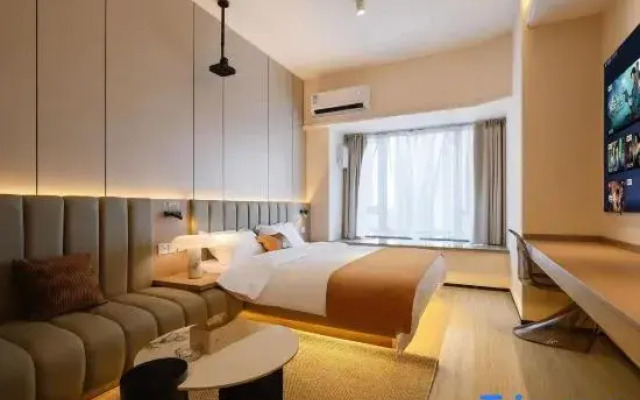 Yunmo Hotel (Zhumadian Jianye Kaixuan Plaza Branch)