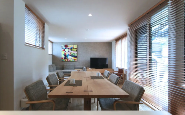 Shimogoryo House