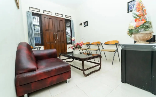 KoolKost Female Syariah near SMAK Kolese Santo Yusup