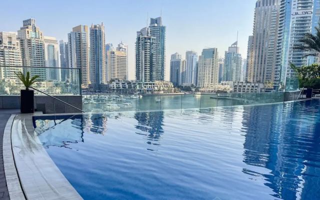 LUX Lavish Suite with Full Marina View 4