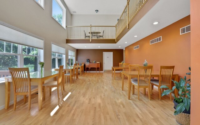 Moondance Ridge Bed & Breakfast