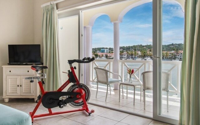 Waterfront Townhouse - Harbour 17 3 Bedroom Townhouse by RedAwning