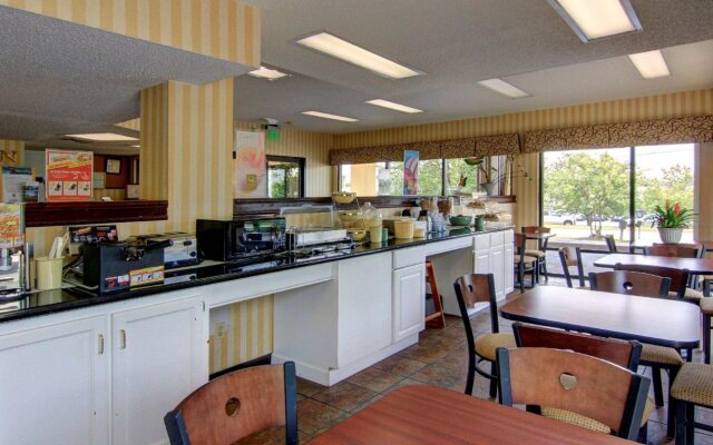 Quality Inn Auburn Campus Area I-85