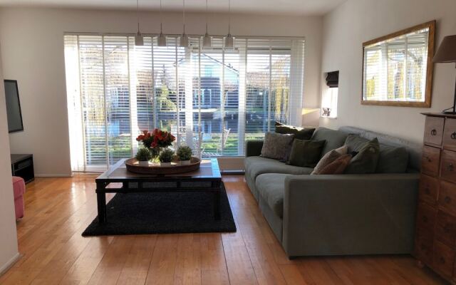 Vink Water View Apartment