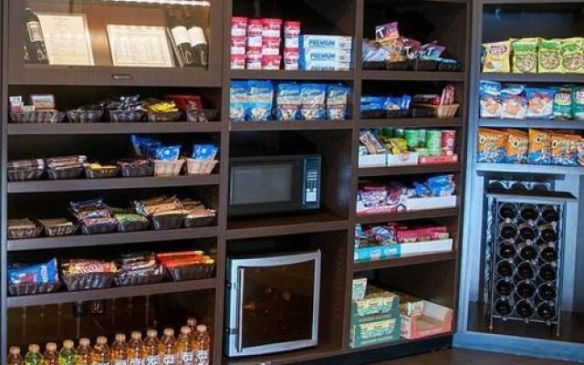 Staybridge Suites Oxnard - River Ridge