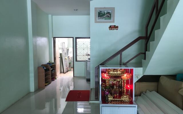 OYO 75377 Check In House