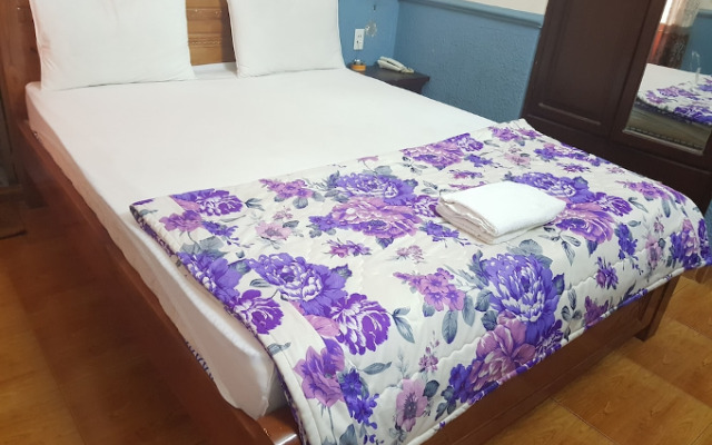 Van Thanh Dat Hotel by OYO Rooms