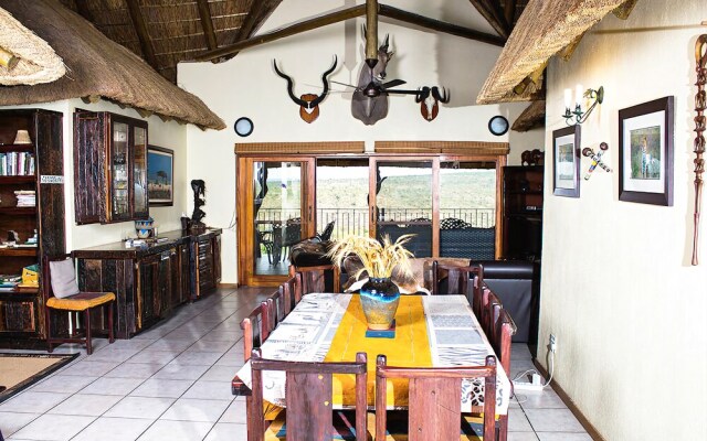Mabalingwe Uzuri Game Lodge