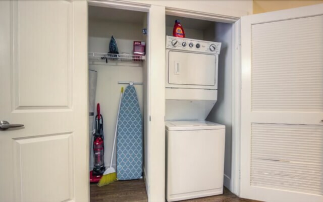 Glendon Westwood #2207 1 Bedroom Home