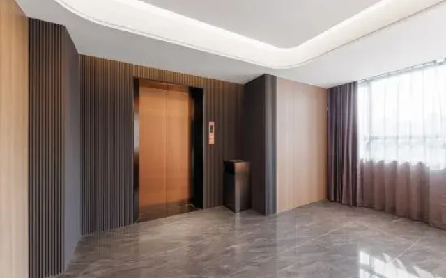 Amigo Hotel (Shenzhen Gongming Honghuashan Subway Station)