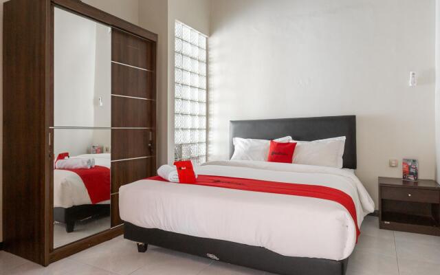 RedDoorz @ Soekarno Hatta Indah