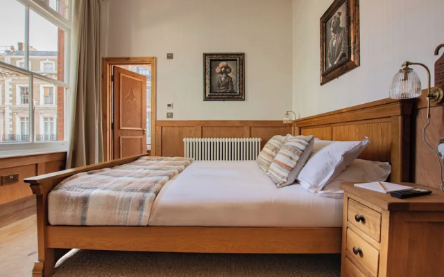 The Old Farmhouse Pub & Rooms