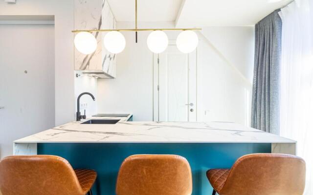 Green Shine Apartment, By Cohost