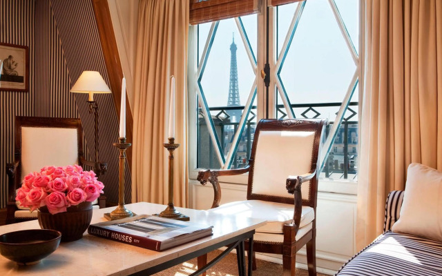 Le Dokhan’s Paris Arc de Triomphe, a Tribute Portfolio Hotel