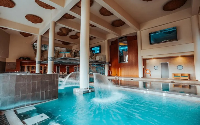 Stylish Luxury Suite With Terrace in Higueron