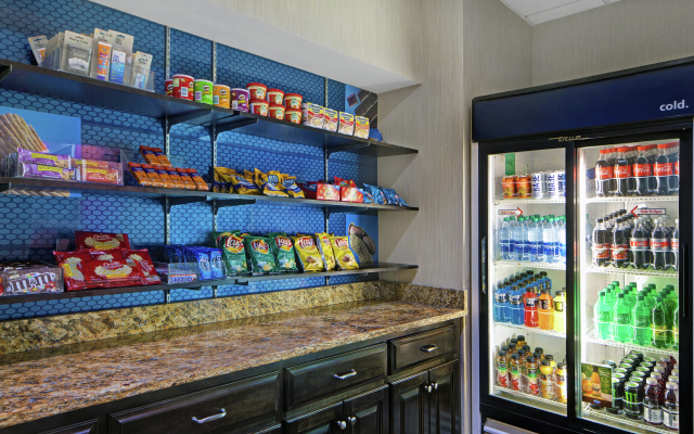 Hampton Inn & Suites Augusta West