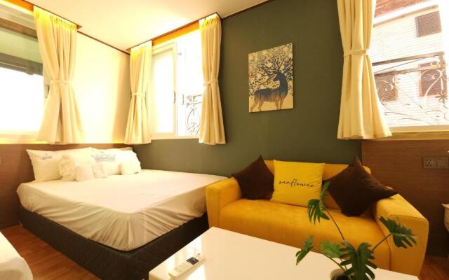 OYO Hostel Myeongdong 5