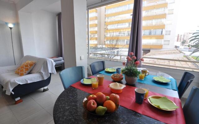 RNET - Rhc - 2101 - Rosas Holiday Center