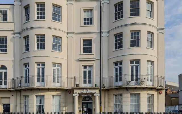 Stunning Sea View Georgian Retreat by Adliv