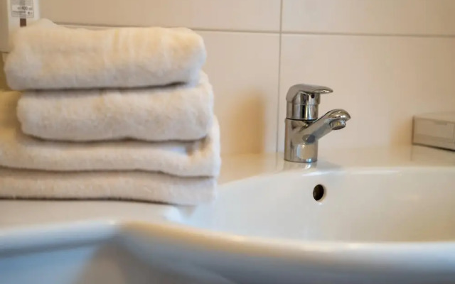 Cozy Garden Apartment Near Ski