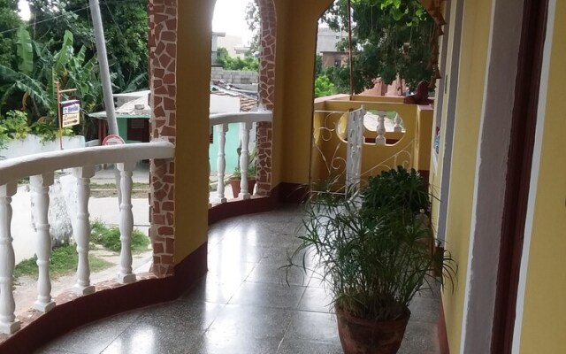 Hostal Portada Las Cuevas