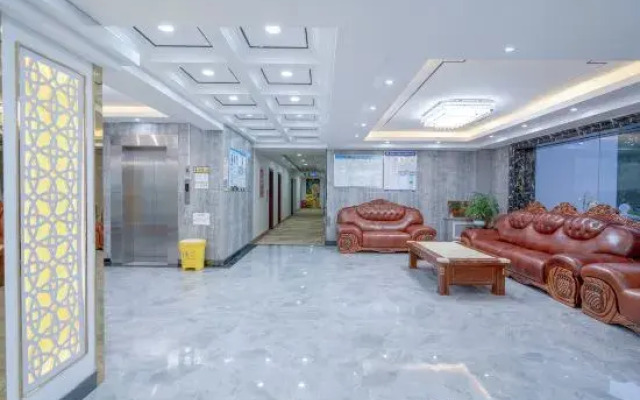 Jincheng Holiday Hotel (Burqin Hedi night market)